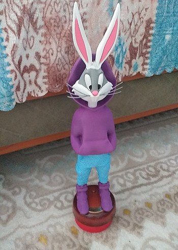 Mor Kapüşonlu Tavşan Figürü alttan kurmalı 44 cm