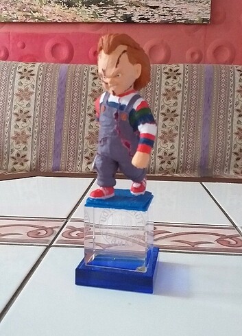 Diğer Chucky biblo dekoratif altlığıyla beraber 18 cm