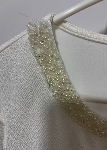 Yuvarlak Yaka Beyaz Kısa Kollu Kadın Bluz - Görsel 3