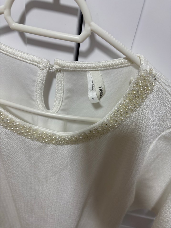 Yuvarlak Yaka Beyaz Kısa Kollu Kadın Bluz - Görsel 4