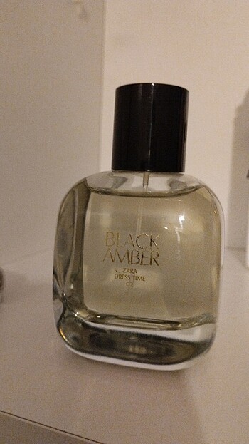 Zara Black amber