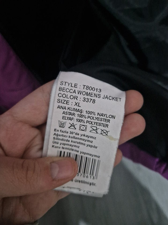 Mor Kapüşonlu Kadın Kış Montu - Görsel 4