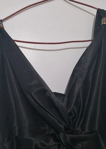 Siyah Uzun V Yaka Drapeli Kadın Abiye - Görsel 4