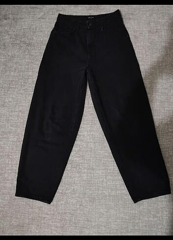 lCW SKATER JEAN
