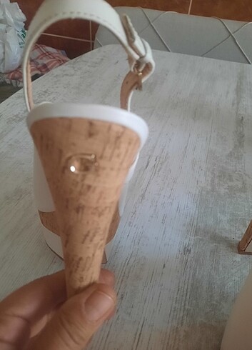 39,5 Beden beyaz Renk Guess platform topuk ayakkabi