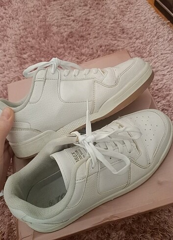 38 Beden Beyaz Spor Ayakkabı 