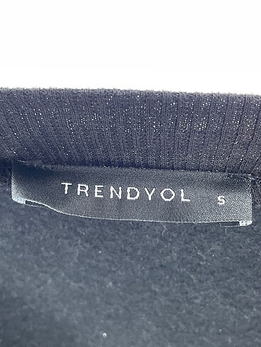 s Beden siyah Renk Trendyol & Milla Sweatshirt %70 İndirimli.