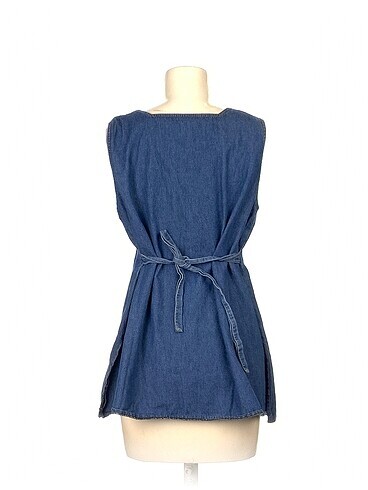 m Beden PreLoved Kısa Elbise %70 İndirimli.