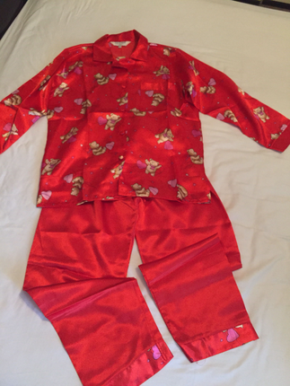 Sevgililer gününe özel saten ayıcıklı pijama takımı