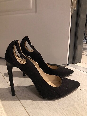 Siyah süvet stiletto