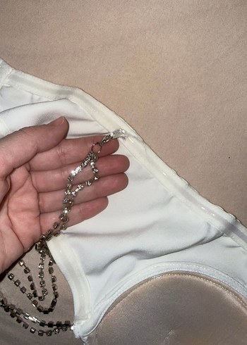 Zincir Detaylı Beyaz Mini Büstiyer - Görsel 4