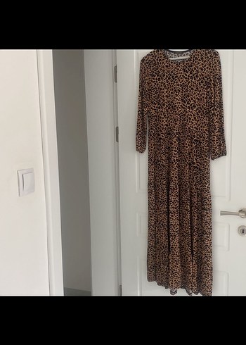 Kahverengi Leopar Desenli Uzun Elbise