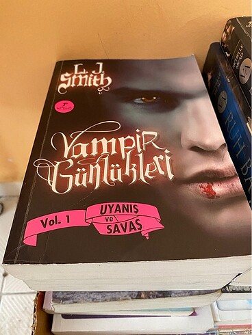 Her kitap 70 Tl :) istediğinizi ayrı ayrı satabilirim.