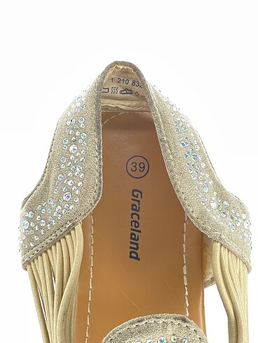 39 Beden çeşitli Renk PreLoved Sandalet %70 İndirimli.
