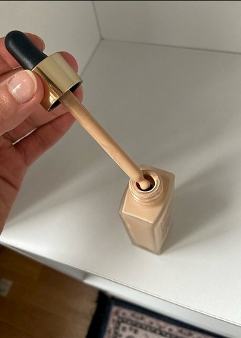Estee Lauder Estee Lauder Futurist Fondoten Cilt Serumu SPF 20
