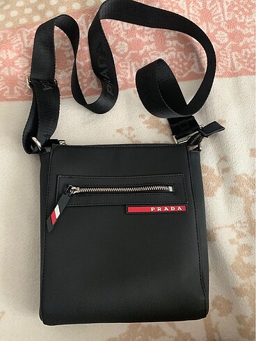 Prada askılı çanta