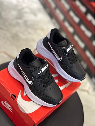 Nike Unısex Çocuk Spor