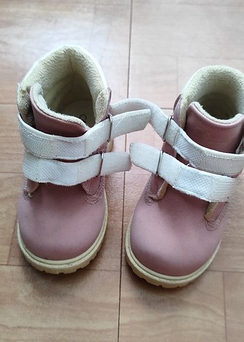 21 Beden 21 numara kız çocuk pembe bot