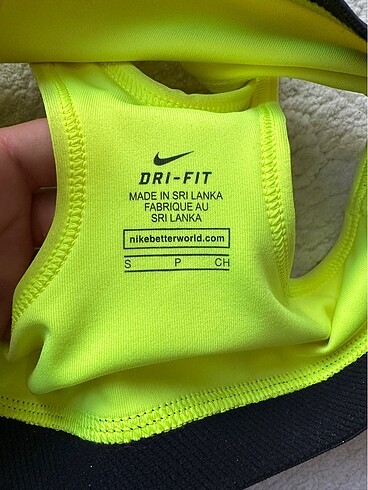 s Beden Nike büstiyer