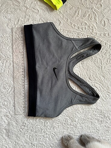 Nike büstiyer