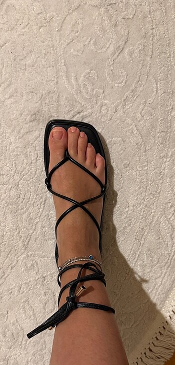 Bershka Bershka bağcıklı sandalet