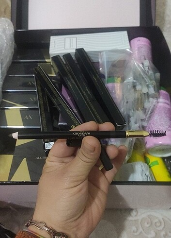 Wonderlash maskara ve kas kalemi 