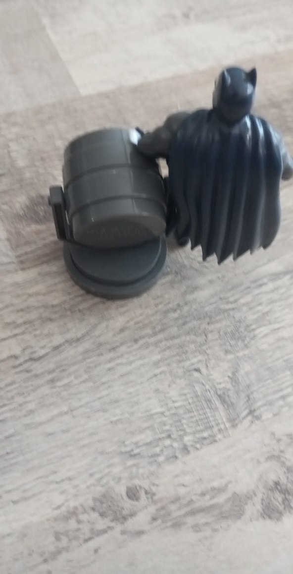 Gri Batman Figürü ve Sinyal Lambası - Görsel 2