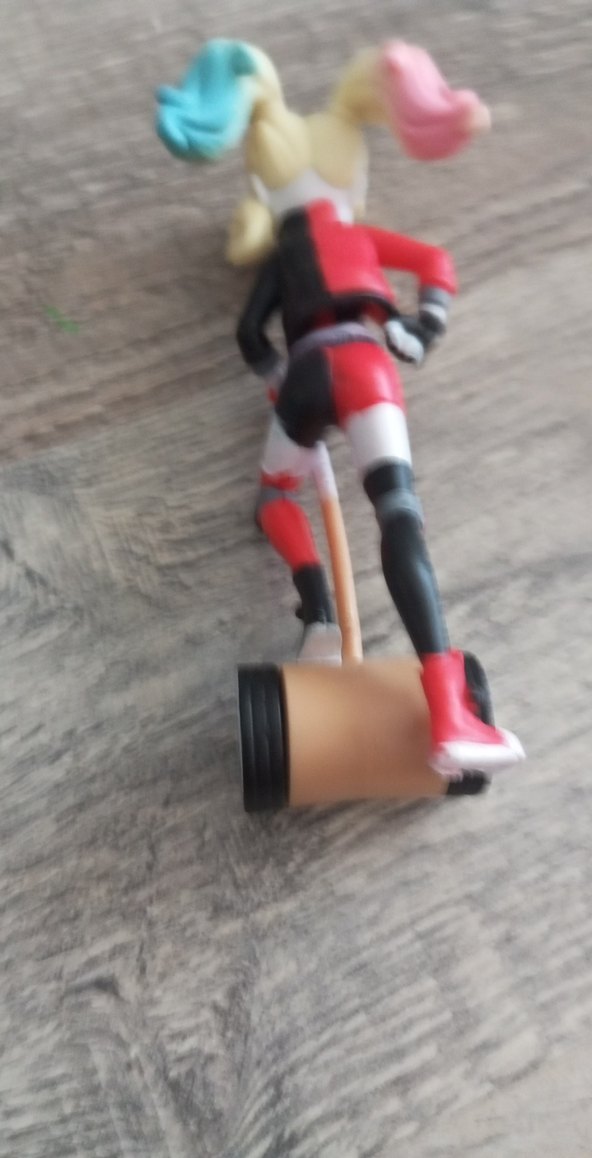 Kırmızı Siyah Harley Quinn Aksiyon Figürü - Görsel 3