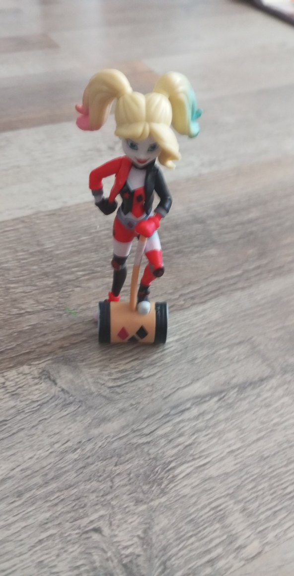 Kırmızı Siyah Harley Quinn Aksiyon Figürü - Görsel 5