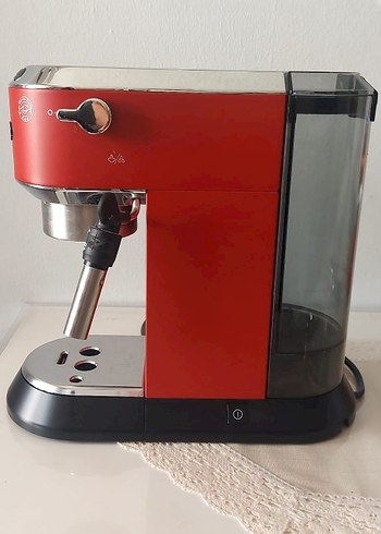 Beden DeLonghi Renkli Kırmızı Kahve Makinesi