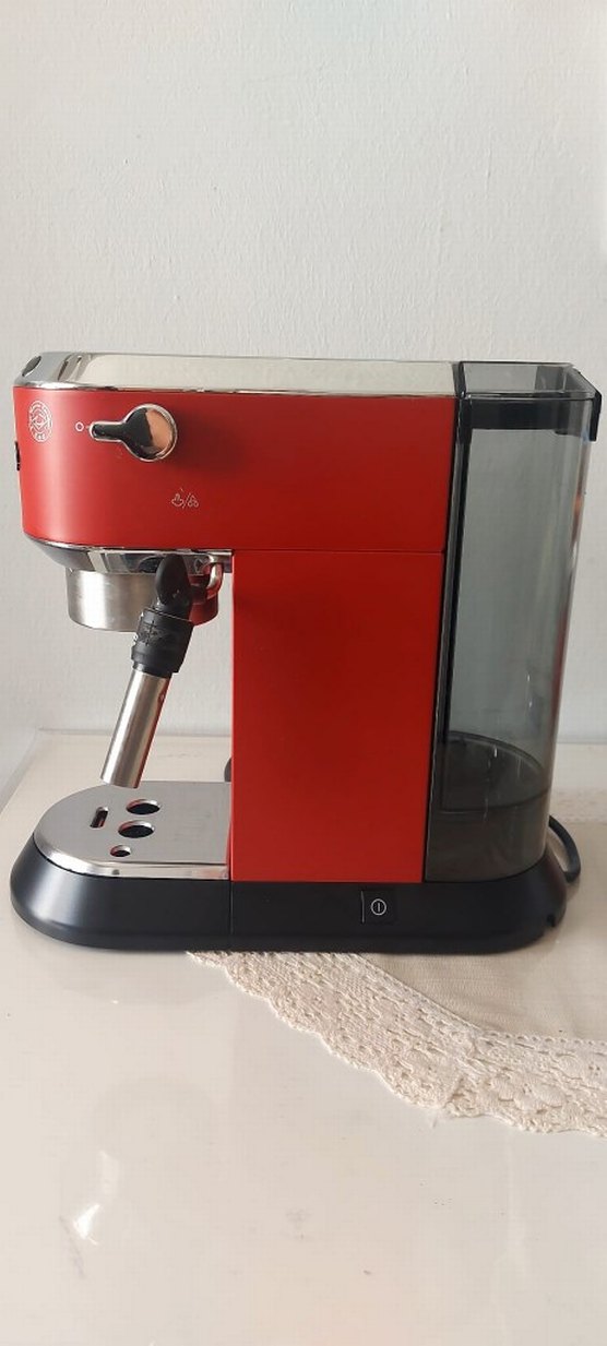 DeLonghi Renkli Kırmızı Kahve Makinesi - Görsel 3