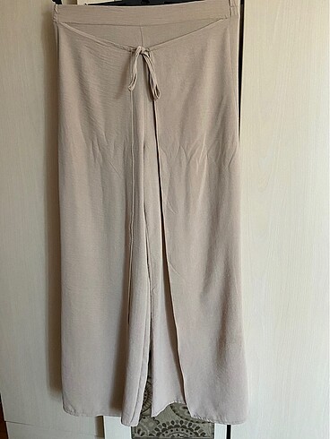 Pantolon yırtmaçlı