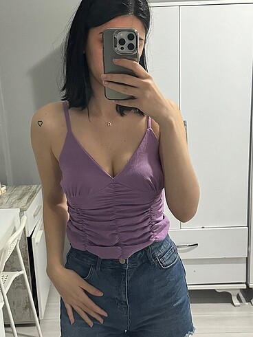 Lila crop