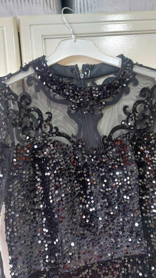 Uzun Kollu Siyah Payetli Gotik Abiye Elbise - Görsel 4