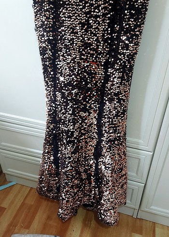 Siyah Pul Detaylı Uzun Abiye Elbise - Görsel 3