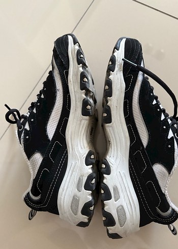 38 Beden beyaz Renk Skechers Kadın Siyah Beyaz Spor Ayakkabı
