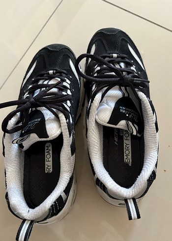 38 Beden Skechers Kadın Siyah Beyaz Spor Ayakkabı