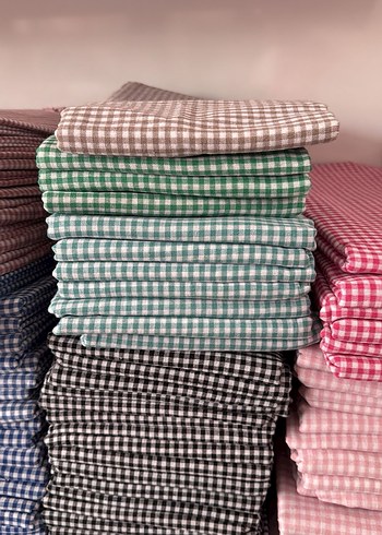 Çok Renkli Kareli Masa Örtüsü 170x170 - Görsel 2