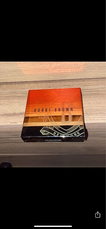 Bobbi Brown Pudra