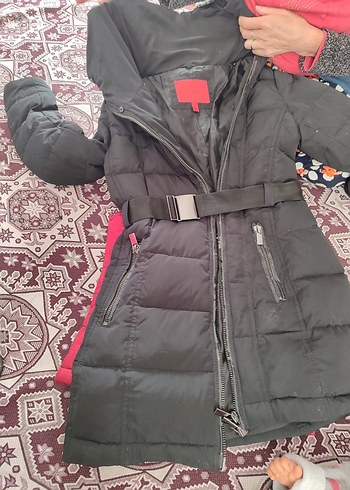 siyah Kemerli Kadın Kışlık Mont