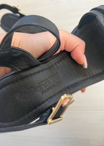 Diğer Siyah Deri Tokalı Kadın Sandalet