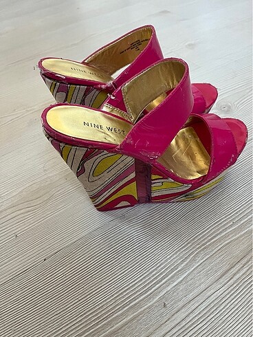 Nine West terlik