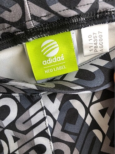 s Beden Adidas desenli tayt