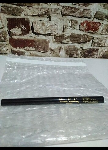 Pierre Cardin Pierre Cardin Suya Dayanıklı Eyeliner
