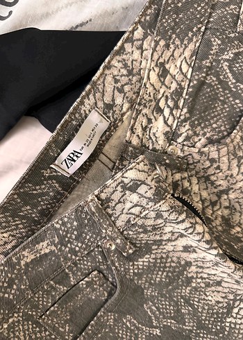 Gri Yılan Desenli Kadın Kumaş Pantolon - Görsel 3