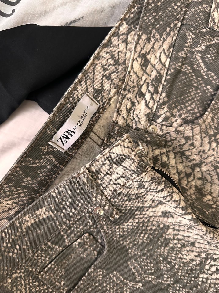 Gri Yılan Desenli Kadın Kumaş Pantolon - Görsel 3