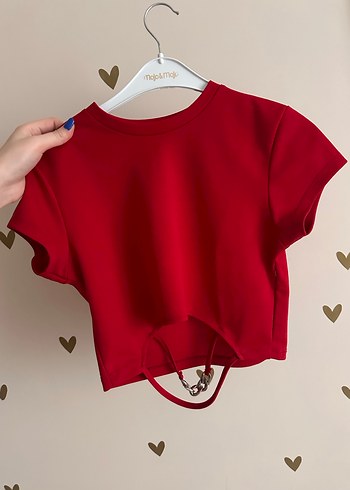 Kısa Kesim Zincir Detaylı Kırmızı Crop Top - Görsel 2