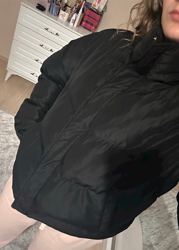 Siyah şişme mont - Görsel 7