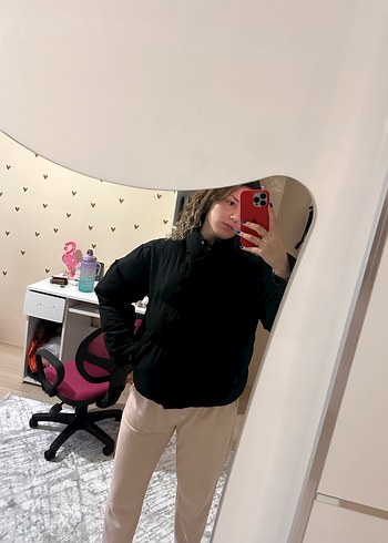 Siyah şişme mont - Görsel 2