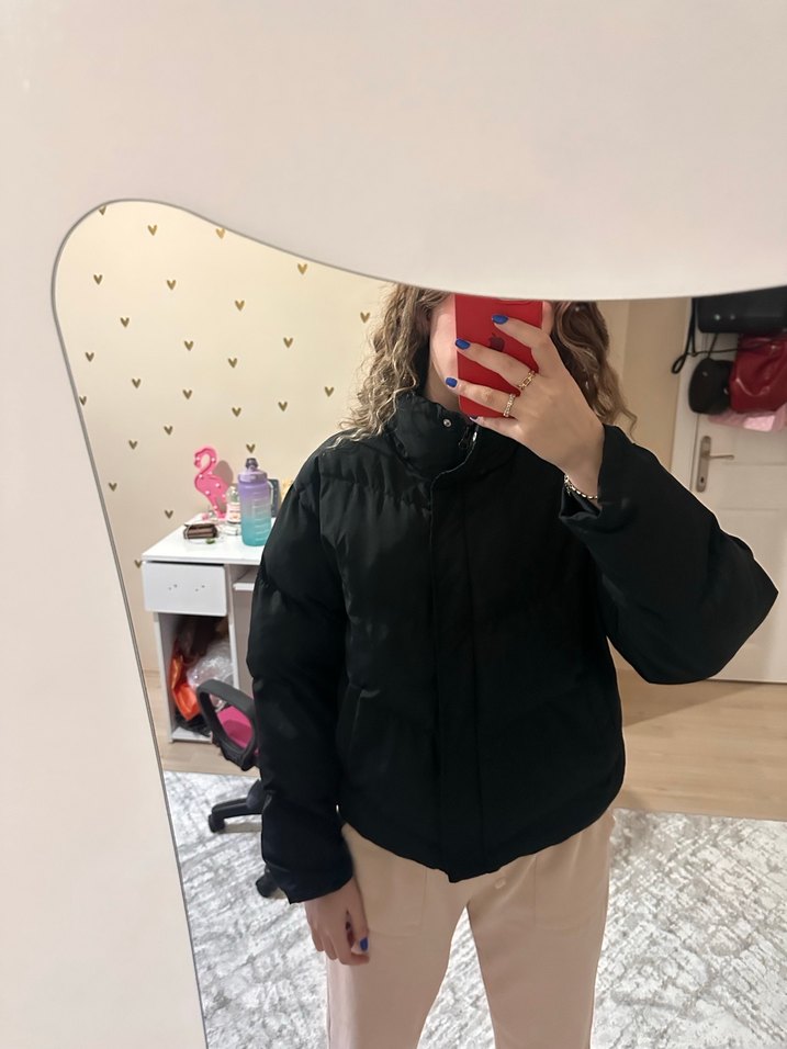 Siyah şişme mont - Görsel 4